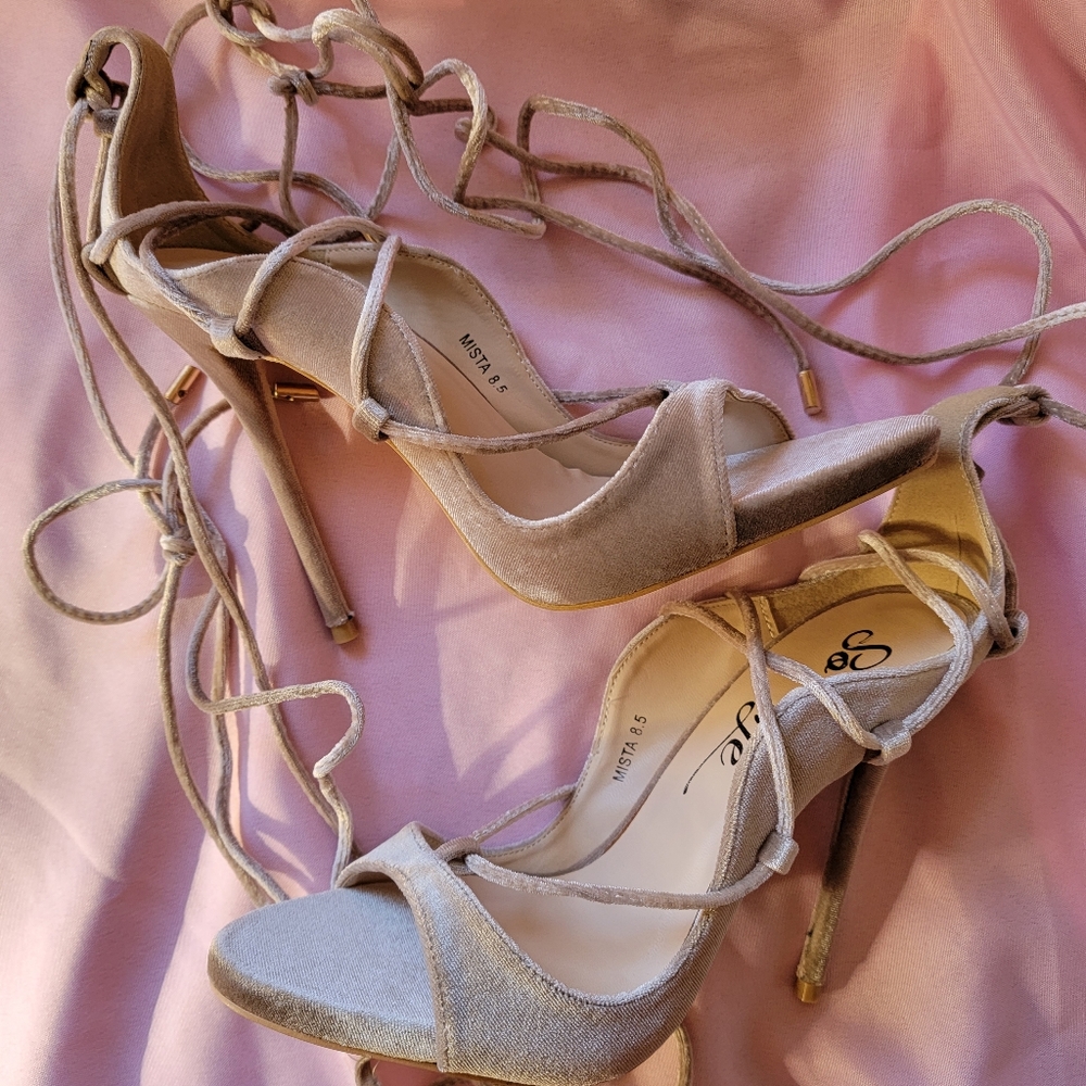 SUMMER SALE! NEW So Me 5" Lace Up Open Toe Heels